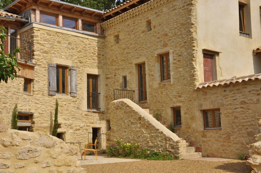 Hollyoaks Estate Hotel Saint-Pons-la-Calm Esterno foto